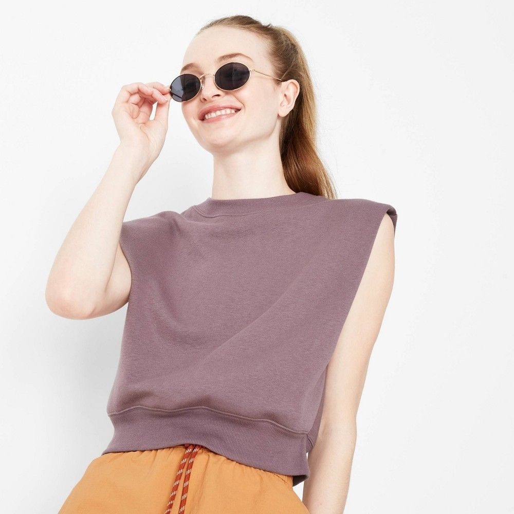 Light purple workout top, super soft and comfortable, a little cropped